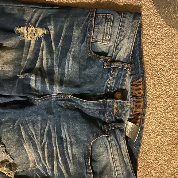VIP DISTRESSED JEANS 5/6 - Picture 11 of 12